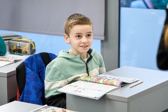 Μαθητές στην τάξη την ώρα μαθήματος αγγλικών