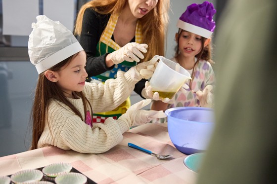 Μαθητές στην τάξη την ώρα μαθήματος αγγλικών